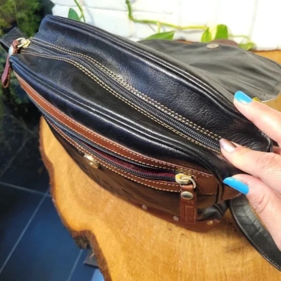 Gemel Vintage Italian Leather Bag - Picture 9 of 16